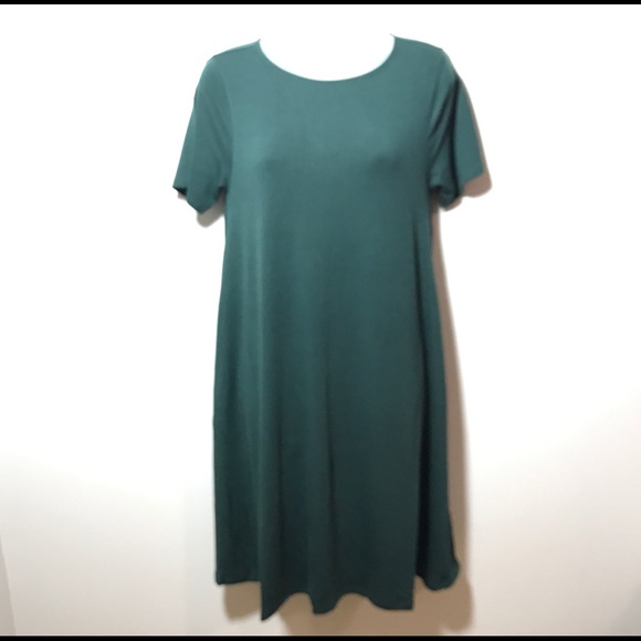 Green Flare Dress with short sleeves - Picture 2 of 3